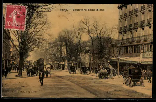 AK Paris, Boulevard Saint-Michel avec calèches et passants