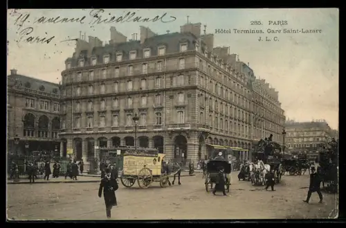 AK Paris, Hôtel Terminus près de la Gare Saint-Lazare avec voitures et passants