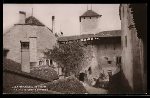 AK Château de Chillon, Cour et galerie de ronde