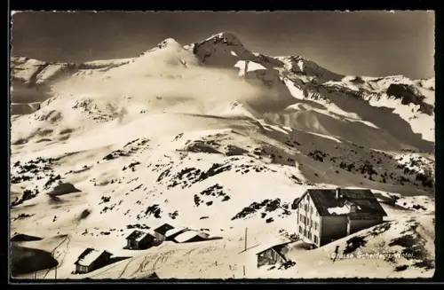 AK Grosse Scheidegg, Panorama mit Hotel im Schnee