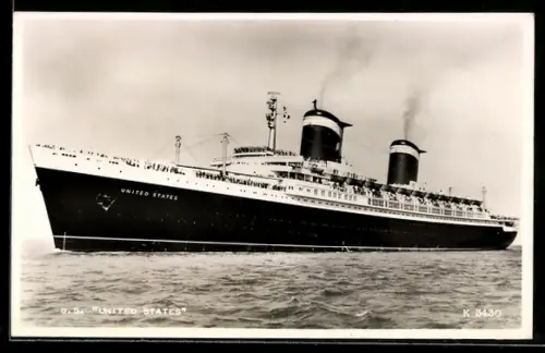 AK Passagierschiff S.S. United States auf hoher See