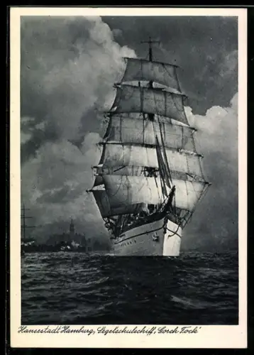 AK Hamburg, Segelschulschiff Gorch Fock der Kriegsmarine auf der Unterelbe
