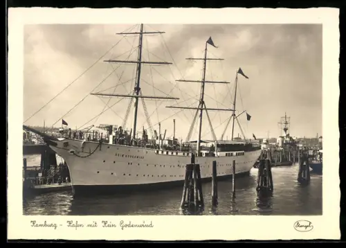 AK Hamburg, Segelschiff Hein Godewind im Hafen liegend