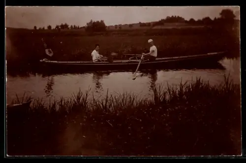 Foto-AK Paar in einem Ruderboot