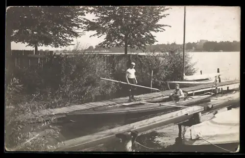 Foto-AK Paar mit Ruderboot am Steg