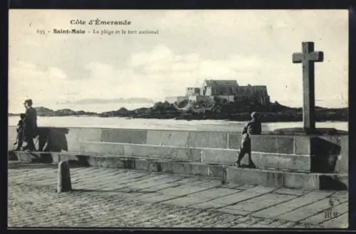 AK Saint-Malo, la plage et le fort national