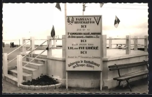 AK Luc-sur-Mer /Calvados, Tableau élevé en souvenir du Débarquement