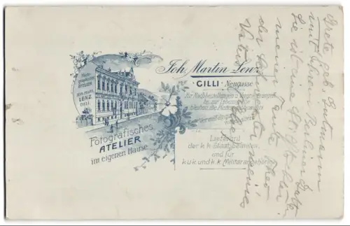 Fotografie Joh. Martin Lenz, Cilli, Neugasse, Ansicht Cilli, Partie am Atelier in filigranem Blumenrahmen