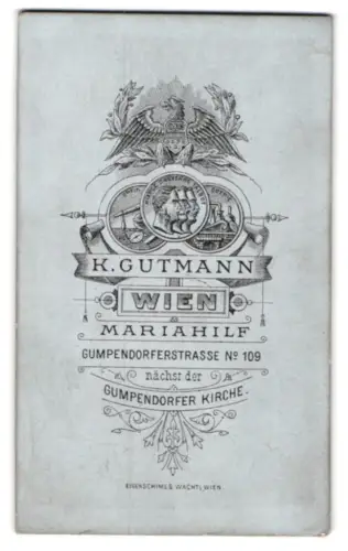 Fotografie K. Gutmann, Wien, Gumpendorferstrasse 109, Adler mit kgl. Wappen, Name des Ateliers mit drei Münzen