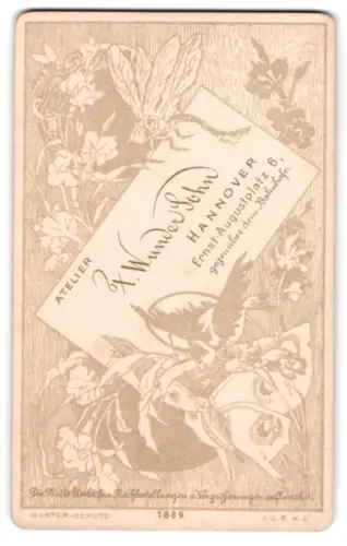 Fotografie F. Wunder Sohn, Hannover, Ernst-August-Platz 6, Schmetterling, Libelle und Vogel mit blühenden Blumen