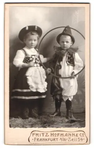 Fotografie Fritz Hofmann, Frankfurt am Main, Zeil 54, Zwei Kinder in Kostümen zum Fasching