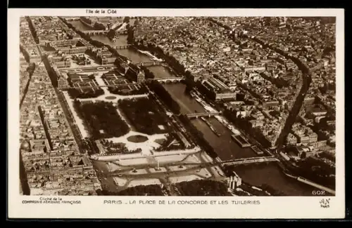 AK Paris, La Place de la Concorde et les Tuileries vues aériennes