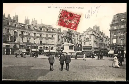 AK Paris, La Place des Victoires avec statue équestre et passants
