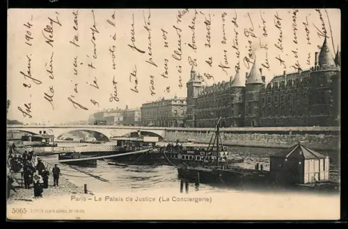 AK Paris, Le Palais de Justice, La Conciergerie, et la Seine avec bateaux