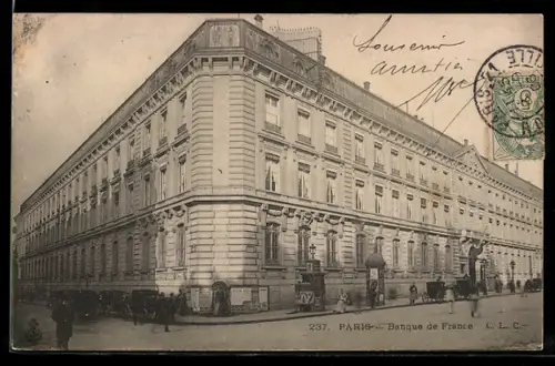 AK Paris, Banque de France et scène de rue animée