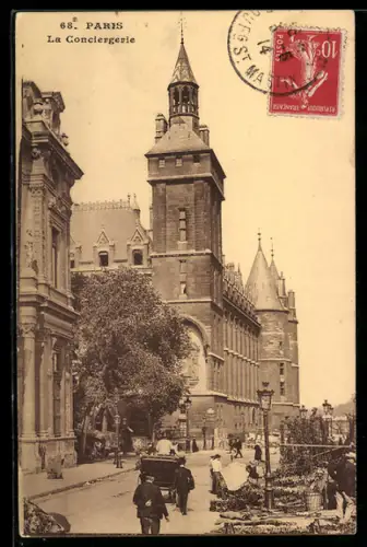 AK Paris, La Conciergerie avec une scène de rue animée