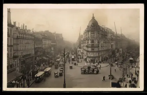 AK Paris, Vue du Boulevard Haussmann et du Boulevard des Italiens avec voitures et passants