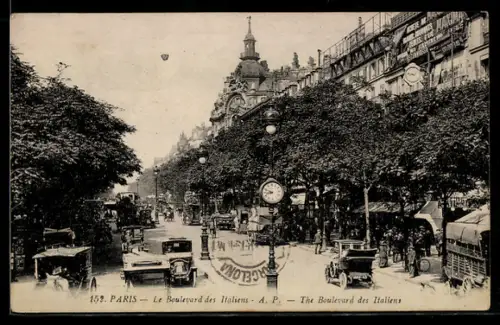 AK Paris, Le Boulevard des Italiens avec circulation animée et architecture historique