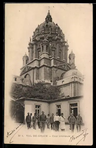 AK Paris, Val de-Grace, Cour intérieure