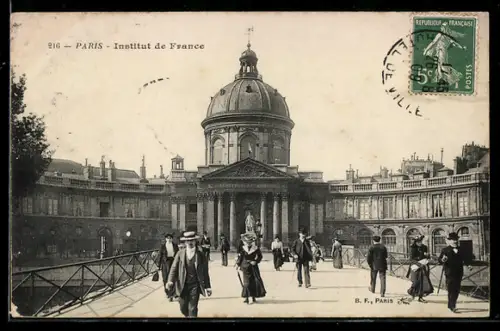 AK Paris, Institut de France et passants sur le pont