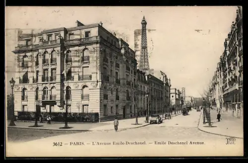 AK Paris, L`Avenue Émile-Deschanel avec vue sur la tour Eiffel