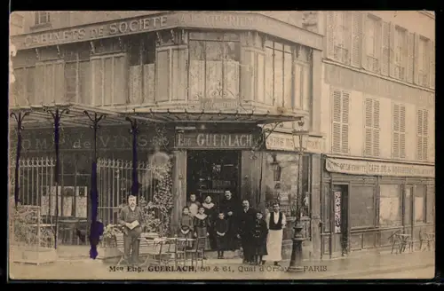 AK Paris, Établissement Eug. Guerlach, 59 & 61, Quai d`Orsay, avec groupe de personnes devant l`entrée