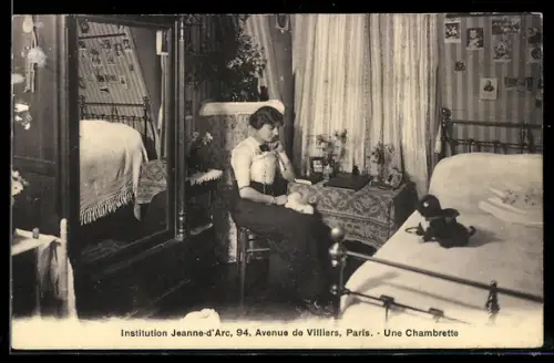 AK Paris, Institution Jeanne-d`Arc, 94, Avenue de Villiers, une chambrette