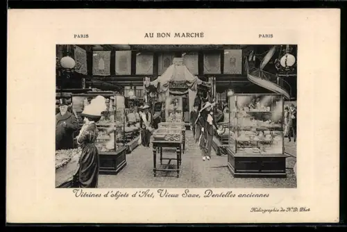 AK Paris, Vitrines d`objets d`art, Vieux Saxe, Dentelles anciennes au Bon Marché