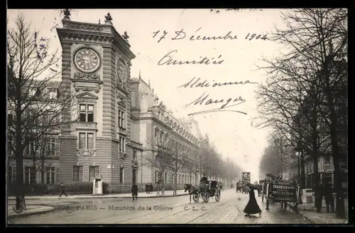 AK Paris, Ministère de la Guerre et scène de rue animée avec calèches