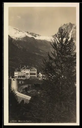 AK Maloja, Maloja-Kulm, Strassenpartie mit Hotel