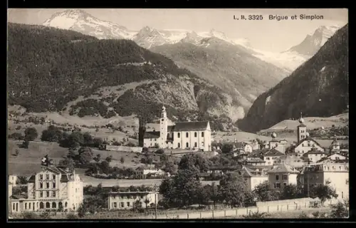 AK Brigue, Totalansicht mit Kirche und Simplon-Pass