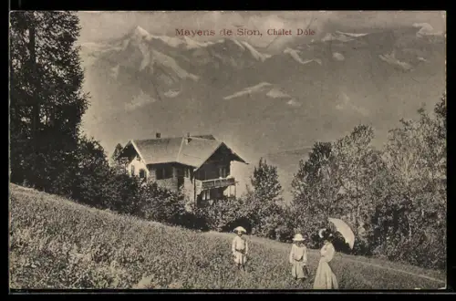 AK Mayens de Sion, Chalet Dole, Spaziergängerinnen, Bergpanorama