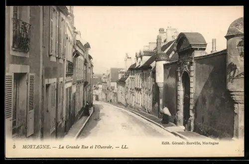 AK Mortagne, La Grande Rue et l`Ouvroir