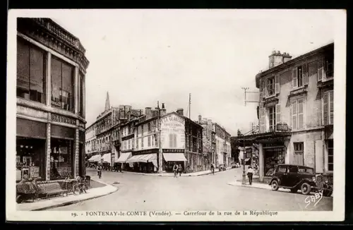 AK Fontenay-le-Comte, Carrefour de la rue de la Republique