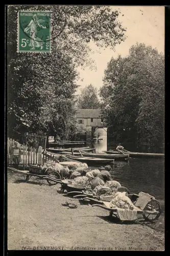 AK Dennemont, Lavandières près du Vieux Moulin