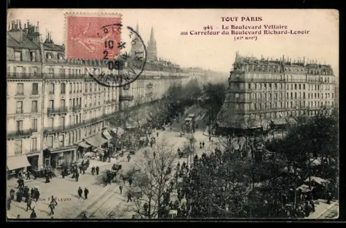 AK Paris, Le Boulevard Voltaire au Carrefour du Boulevard Richard-Lenoir