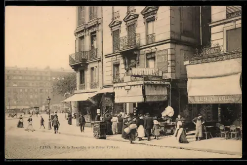 AK Paris, Rue de la Roquette à la Place Voltaire avec scène de rue animée