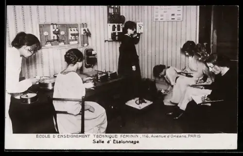 AK Paris, Salle d`Étalonnage à l`École d`Enseignement Technique Féminin, Avenue d`Orléans
