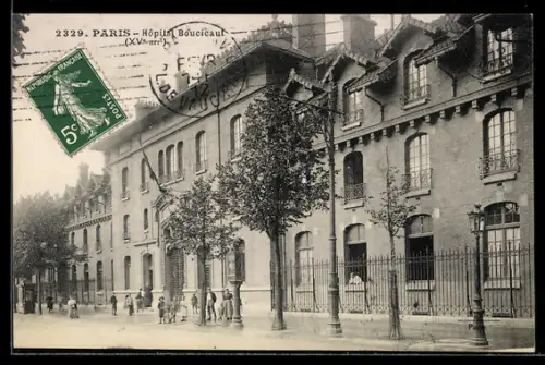 AK Paris, Hôpital Boucicaut, Vue de la facade avec passants et arbres