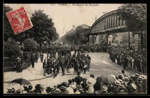 AK Paris, Défilé militaire sur le Boulevard de Grenelle sous le pont de chemin de fer