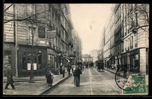 AK Paris, Rue Brochant animée avec passants et voitures