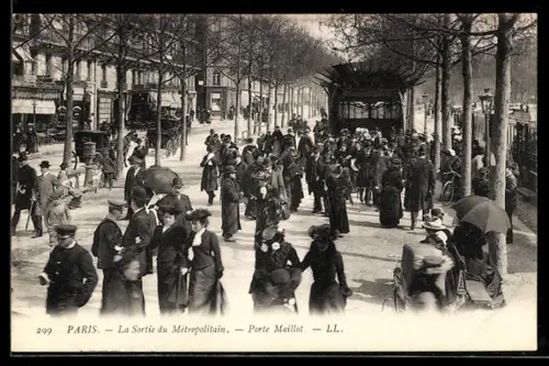 AK Paris, La Sortie du Métropolitain, Porte Maillot