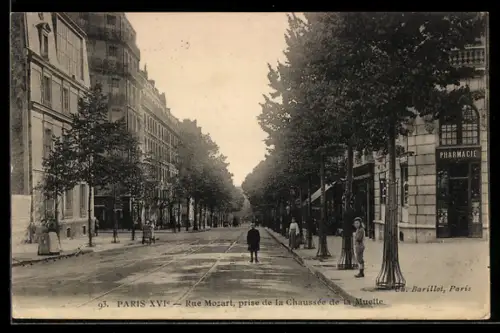 AK Paris, Rue Mozart, prise de la Chaussée de la Muette