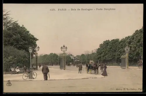 AK Paris, Bois de Boulogne, Porte Dauphine, entrée animée avec calèche et passants