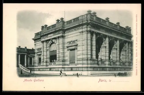 AK Paris, Musée Galliera, vue de la facade avec statues