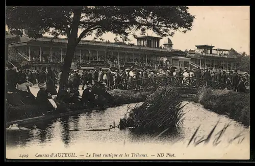 AK Paris, Auteuil, Le Pont rustique et les Tribunes lors des courses