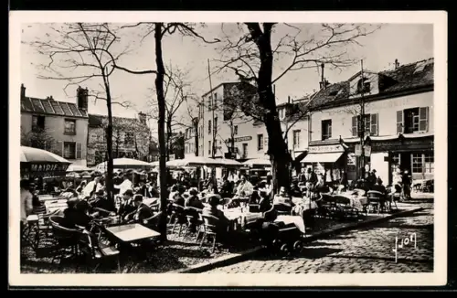 AK Paris, La Place du Tertre animée avec cafés et terrasses