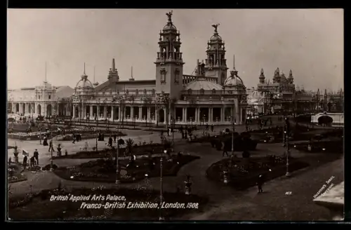 AK London, Franco-British Exhibition 1908, British Applied Arts Palace, Ausstellung