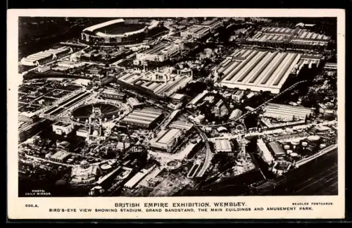AK Wembley, British Empire Exhibition, Bird`s-Eye View showing Stadium, Grand Bandstand, Main Buildings, Ausstellung