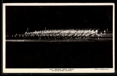 AK The British Empire Exhibition, R.A.F. Training Depot Display